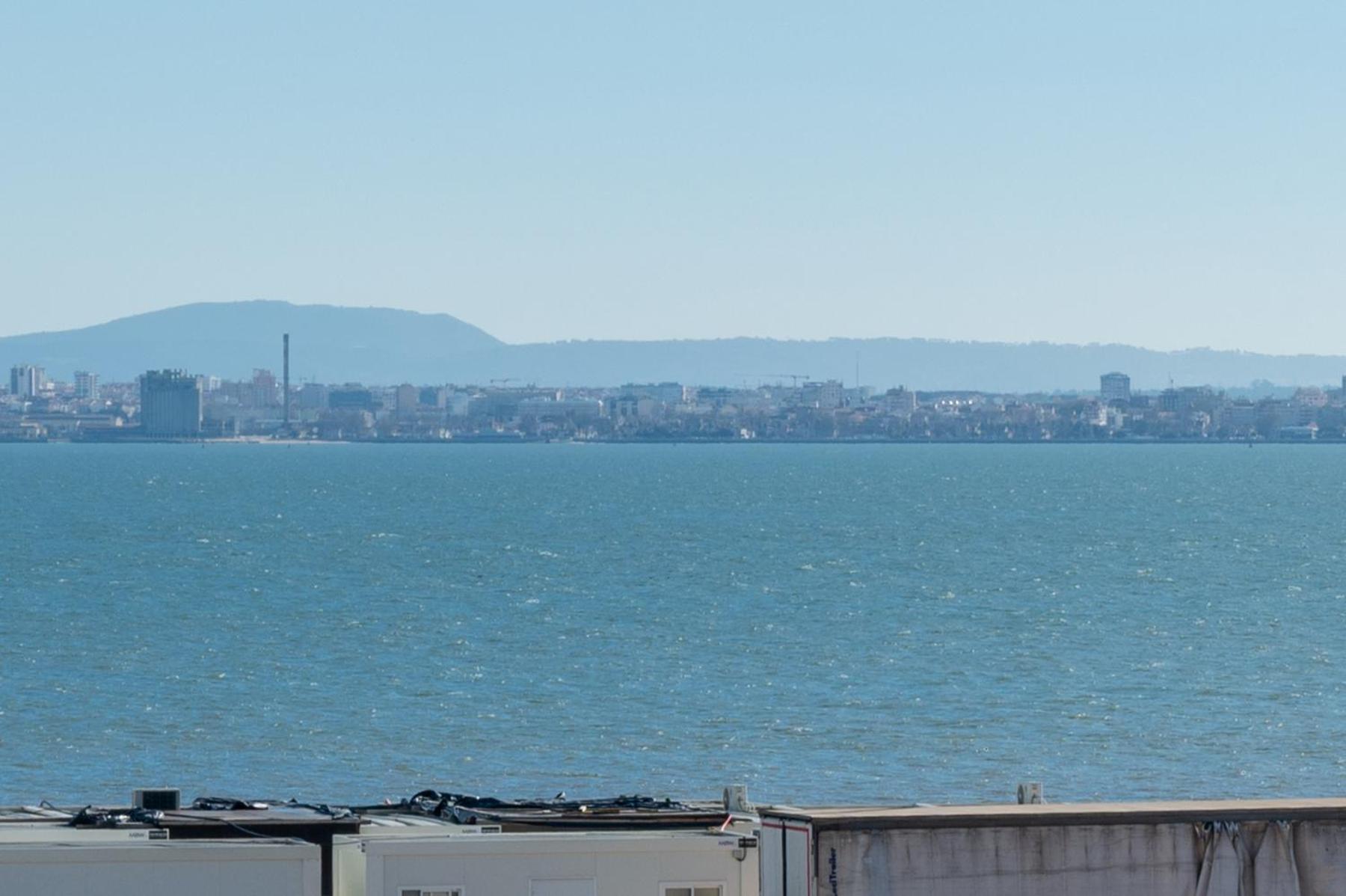 Alfama 2nd Floor Amazing River View Appartement *